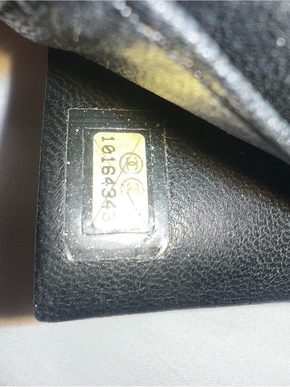 CHANEL Black Quilted Caviar Leather Bifold Wallet (Vintage) - Picture 6 of 9